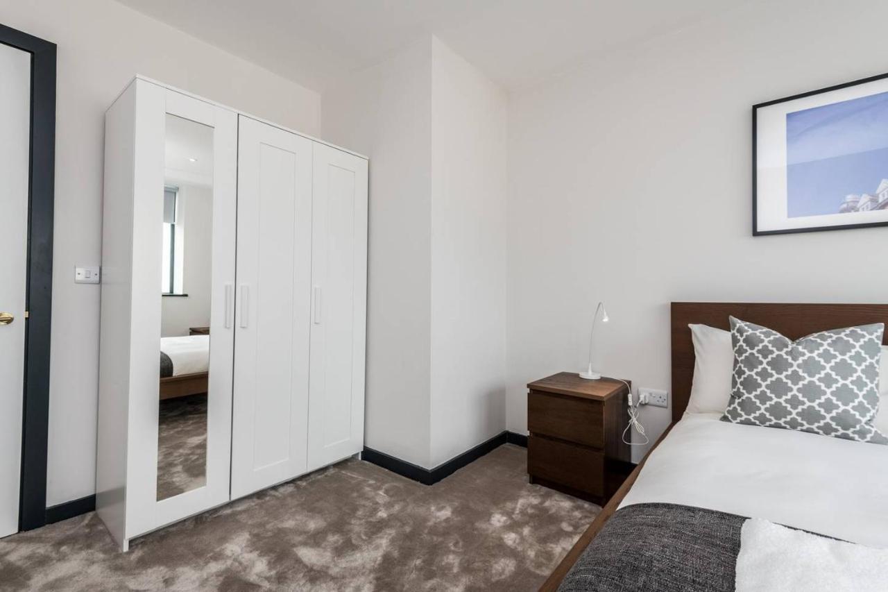 Waterfront Apartment With View Of Liver Building Liverpool Exterior foto